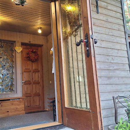 Vabaduse Guesthouse Нарва-Йыэсуу Экстерьер фото